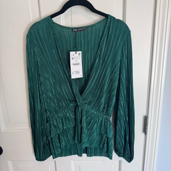 Zara Pleated Blouse in Green sz M NWT - Picture 2 of 7